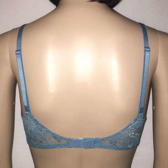 New Victoria's Secret Very Sexy Unlined Plunge Bra - Picture 3 of 7